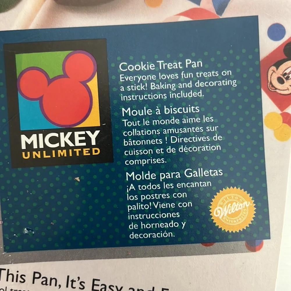 Mickey Mouse cookie treat pan by Wilton